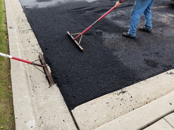Cost of Asphalt Driveway Service in Redwood City